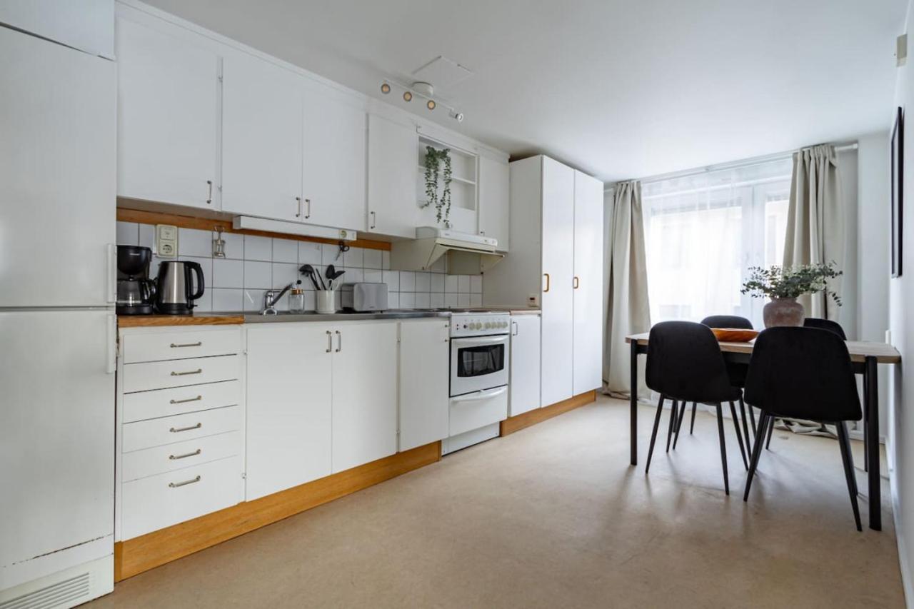 Budget Comfort On Trendy Soedermalm, Construction Work Стокгольм Экстерьер фото