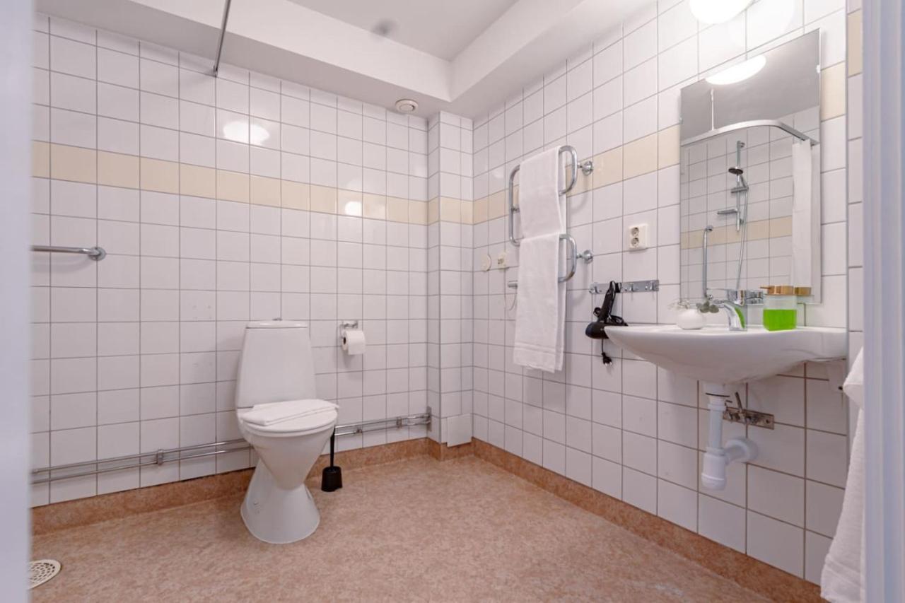 Budget Comfort On Trendy Soedermalm, Construction Work Стокгольм Экстерьер фото